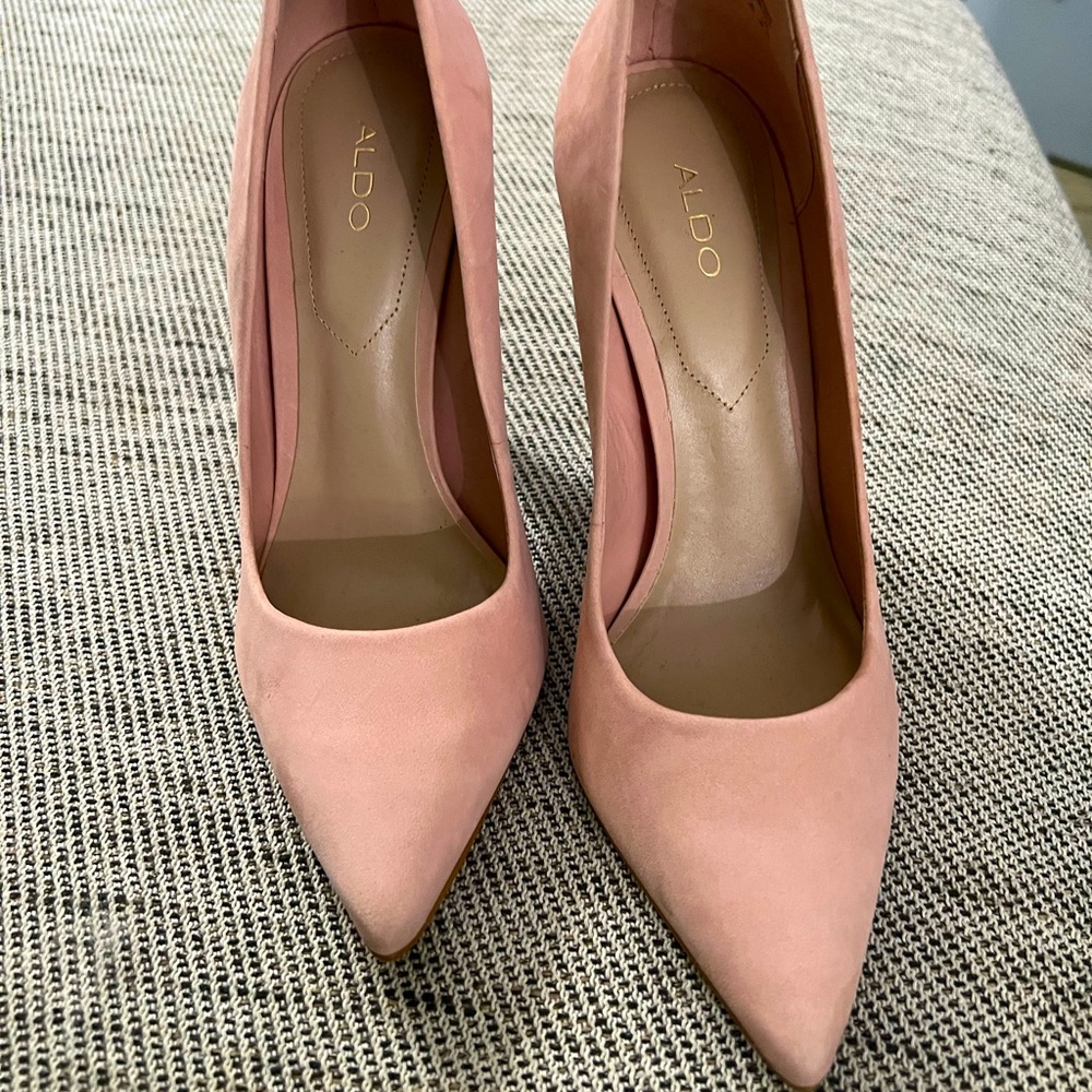 Pink Aldo shoes size 7